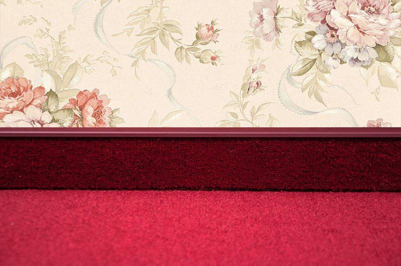 Плинтус для ковролина "Korner" Listwa бордо (2500*13,8*50 мм) — купить в Екатеринбурге